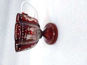 чашечка Европа ,конец 19 века ,2-х слойное стекло ,скол .цена 4000 р