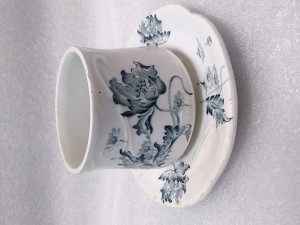 Соусник фаянс ,, Кузнецов,, Россия 1350 руб.