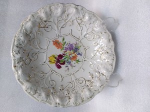 Блюдо фарфор ,, Дулево,, 1957 год Цветы d=27,5 см .Цена 2300 руб