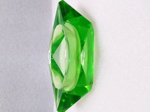 Пепельница ,зеленое стекло 1950 год . Цена 2000 руб .