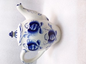 Чайник ,фарфор Гжель 1990 год цена 800 руб.