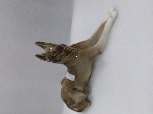 Фигурка собаки ,, Овчарка,, ЛФЗ  СССР 1960 годы цена 1500 руб.