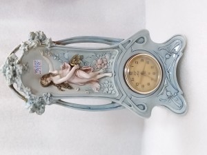 Часы ,фарфор цена 13500 руб.