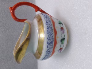 Молочник ,фарфор ,роспись . 1820-1840 годы .Цена 13000 руб