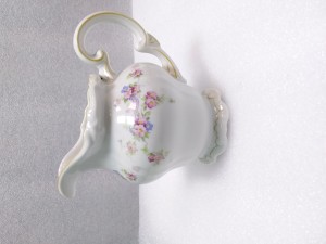 Молочник ,фарфор , роспись , Германия 19 век 2500 руб.