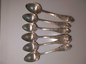 Ложки столовые ,, ЗИШ ,, 1960 года . Цена 2200 руб.