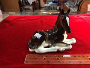 Арт 280-18 Статуэтка фарфоровая, Жеребёнок, ЛФЗ. есть скол на ухе. 600 рублей